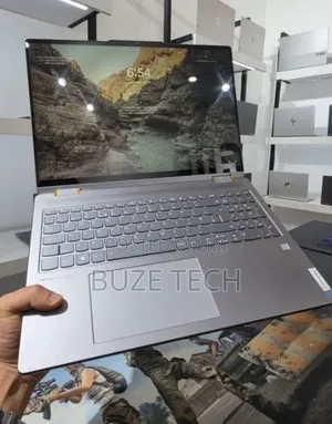 New Laptop Lenovo 16GB AMD Ryzen 7 SSD 512GB