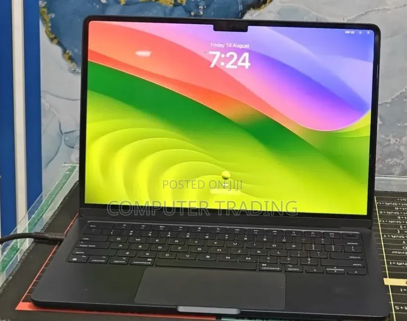 New Laptop Apple MacBook Air 2022 M2 8GB Intel Core i7 SSD 512GB
