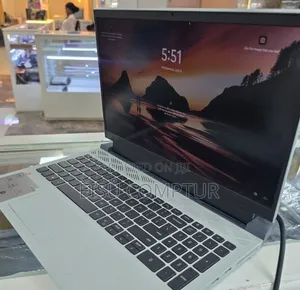 New Laptop Dell G15 5510 16GB Intel Core i7 SSD 512GB