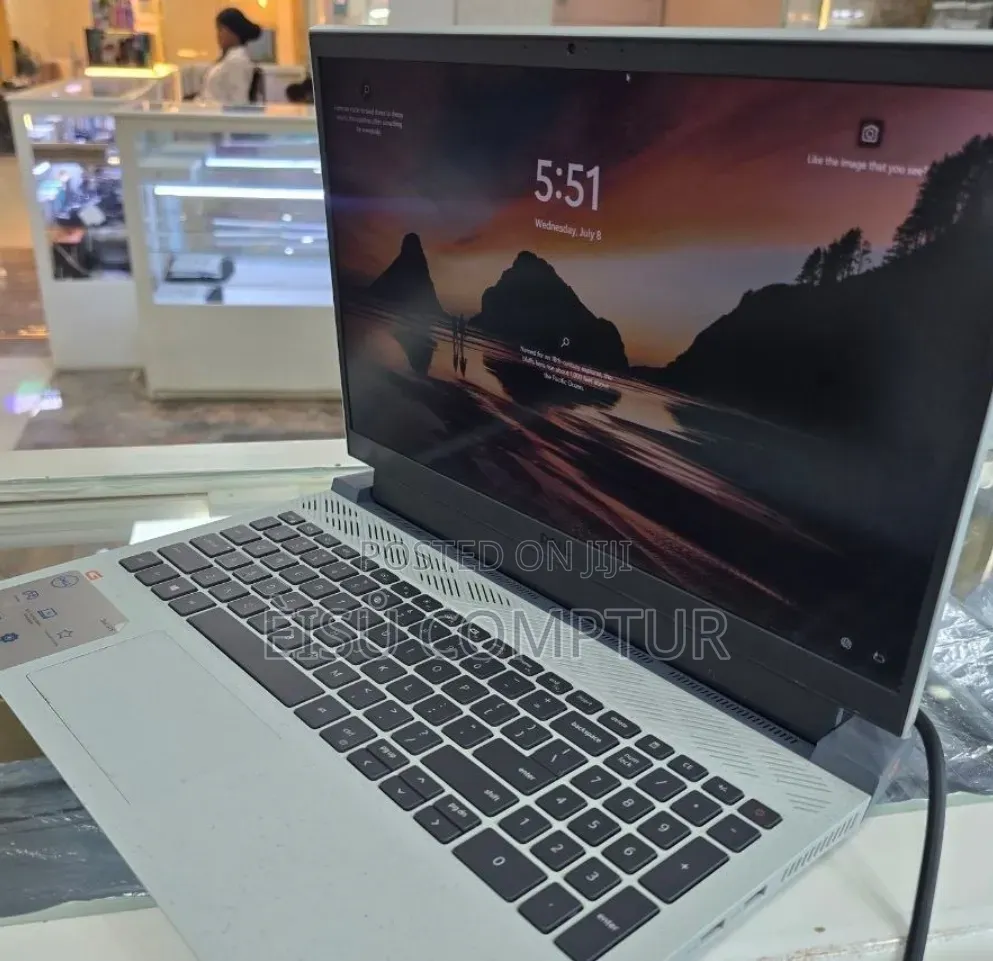 New Laptop Dell G15 5510 16GB Intel Core i7 SSD 512GB