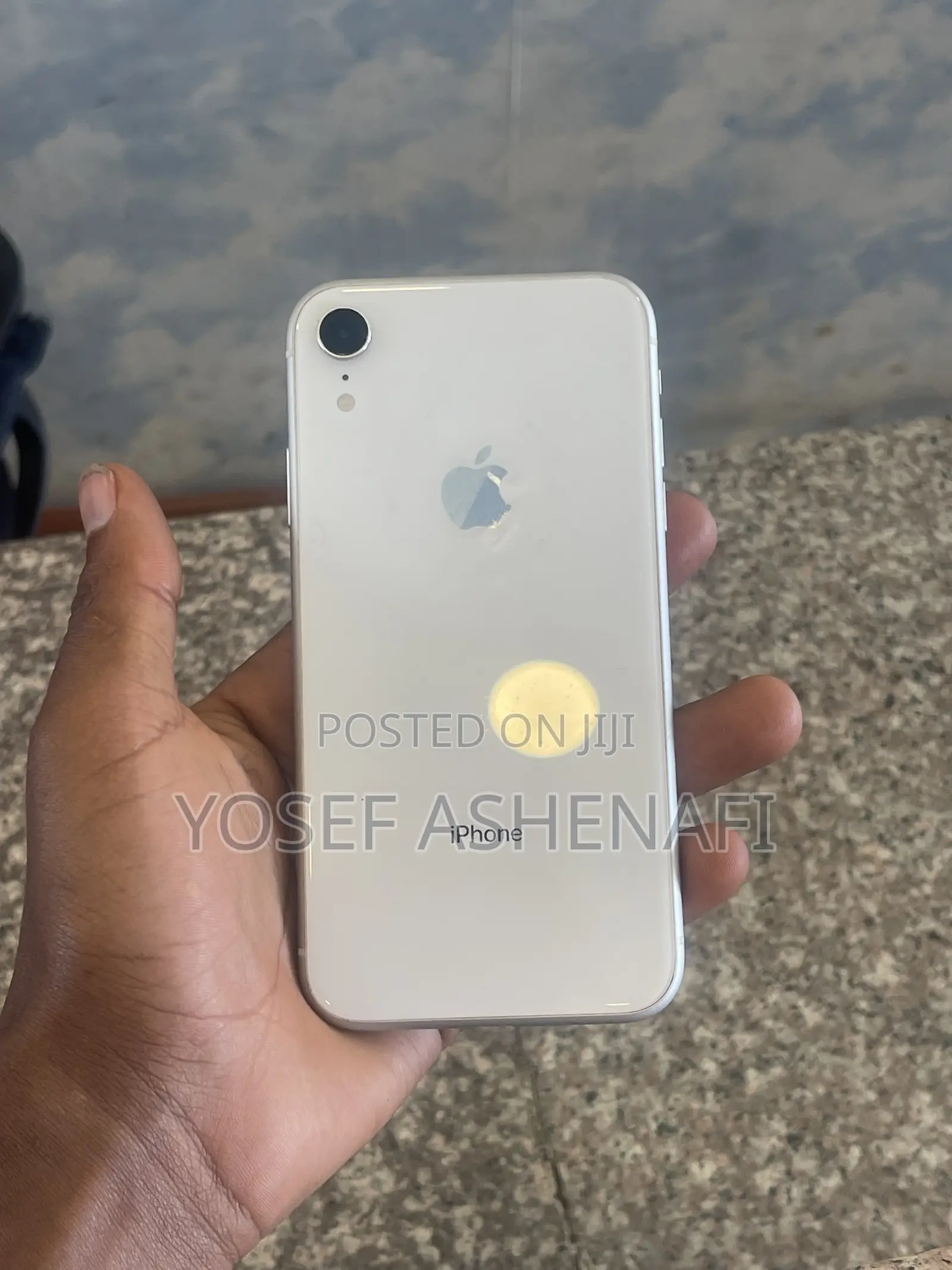 Apple iPhone XR 64 GB White