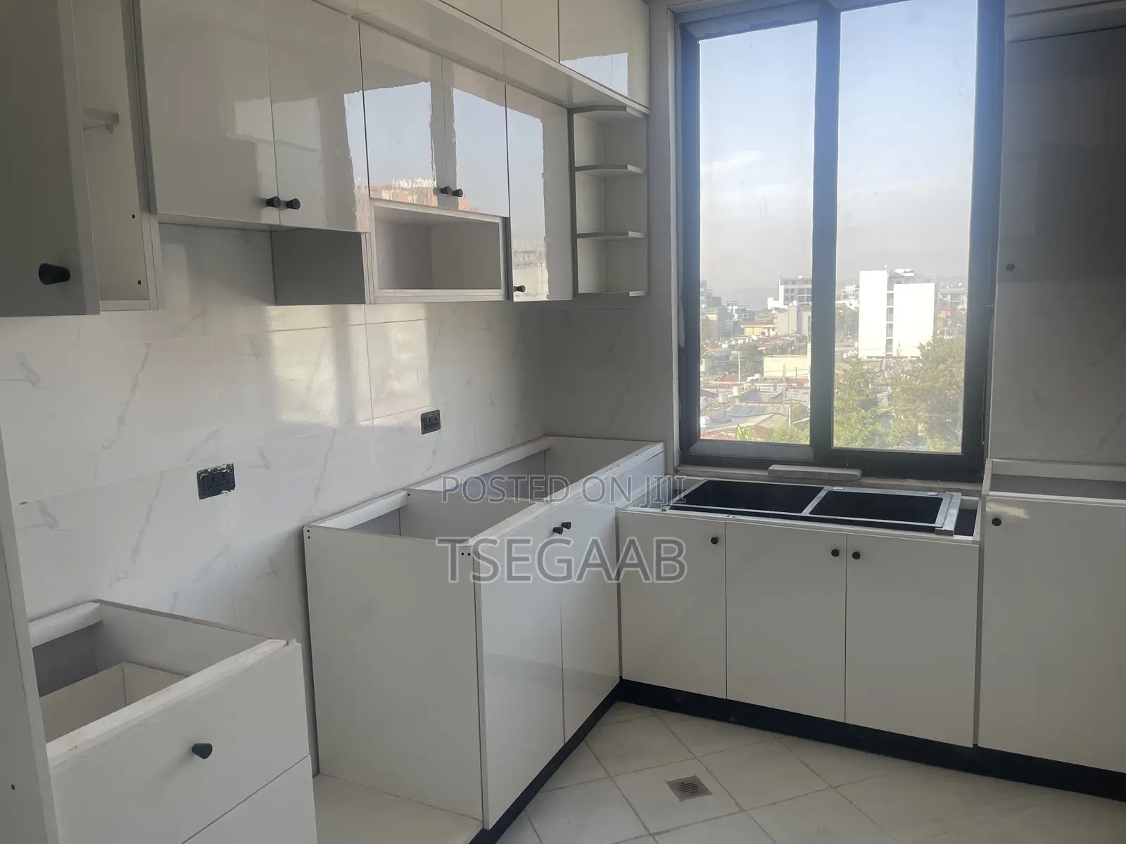 15bdrm Apartment in Kolfe Keranio for sale