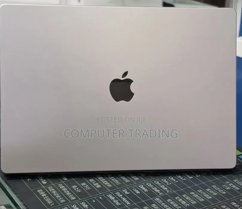 New Laptop Apple MacBook Pro 2021 M1 Max 32GB Intel Core i7 SSD 512GB