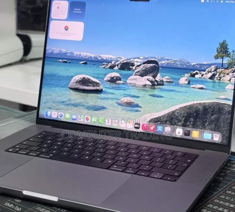 New Laptop Apple MacBook Pro 2021 M1 Max 32GB Intel Core i7 SSD 512GB