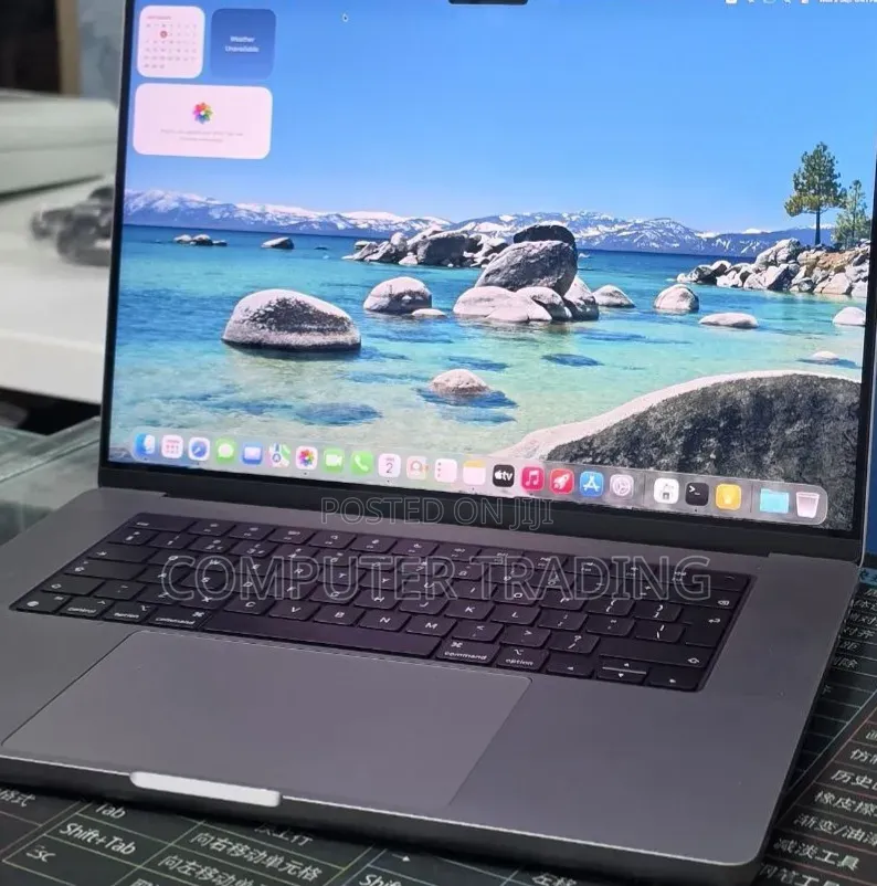 New Laptop Apple MacBook Pro 2021 M1 Max 32GB Intel Core i7 SSD 512GB