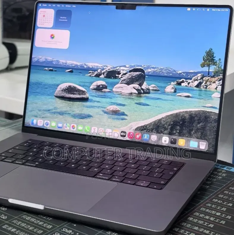 New Laptop Apple MacBook Pro 2021 M1 Max 32GB Intel Core i7 SSD 512GB
