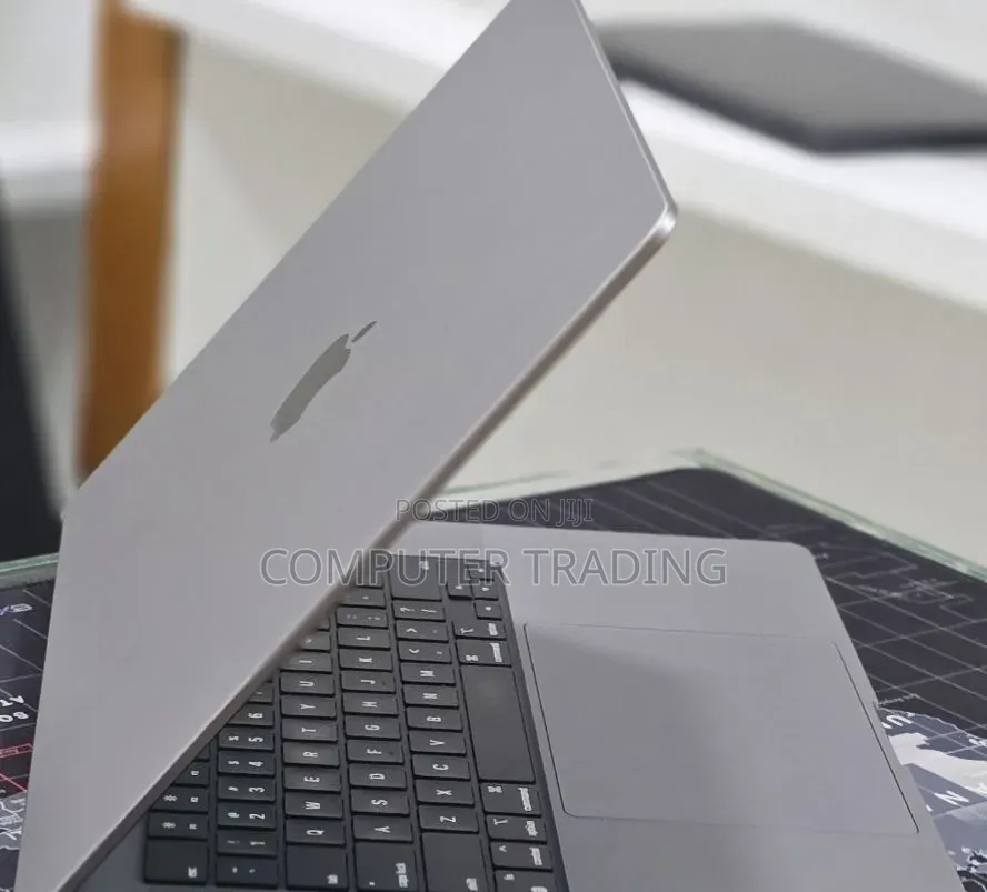 New Laptop Apple MacBook Pro 2023 M2 16GB Intel Core i7 SSD 512GB