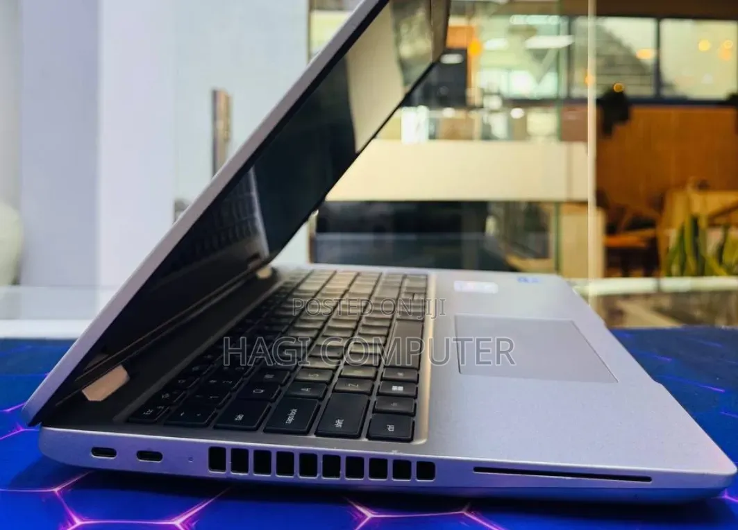 New Laptop Dell Precision 3581 16GB Intel Core i7 SSD 1T