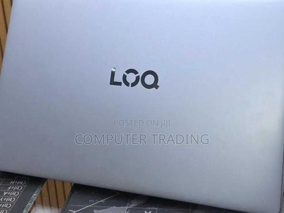 New Laptop Lenovo LOQ 15IRH8 16GB Intel Core i5 SSD 512GB