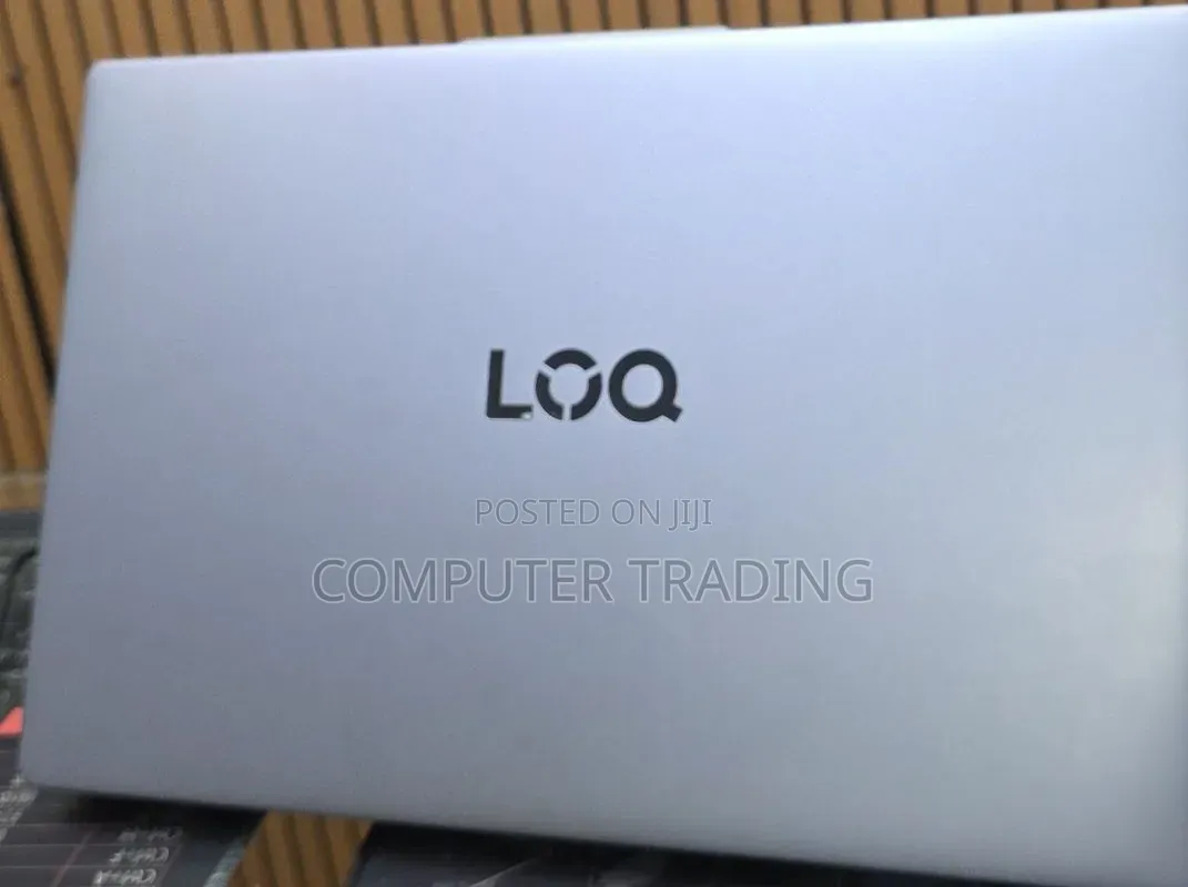 New Laptop Lenovo LOQ 15IRH8 16GB Intel Core i5 SSD 512GB