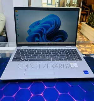 New Laptop Dell Precision 3581 16GB Intel Core i7 SSD 1T