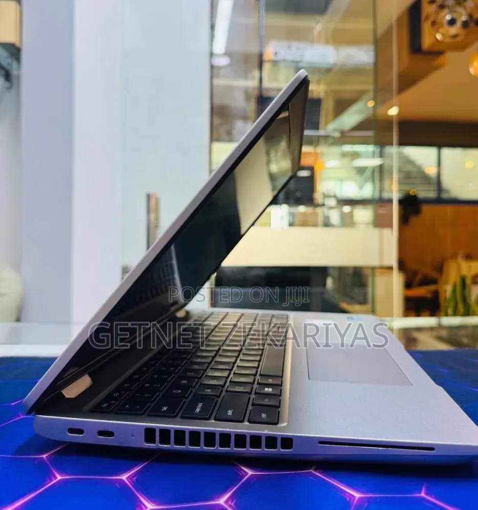 New Laptop Dell Precision 3581 16GB Intel Core i7 SSD 1T