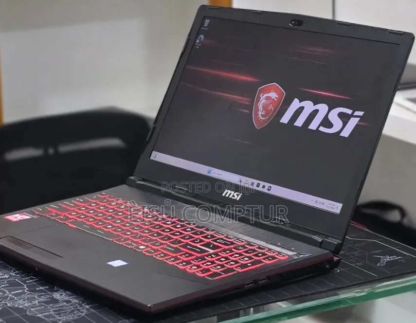 New Laptop MSI GP75 Leopard 16GB Intel Core i7 SSD 256GB