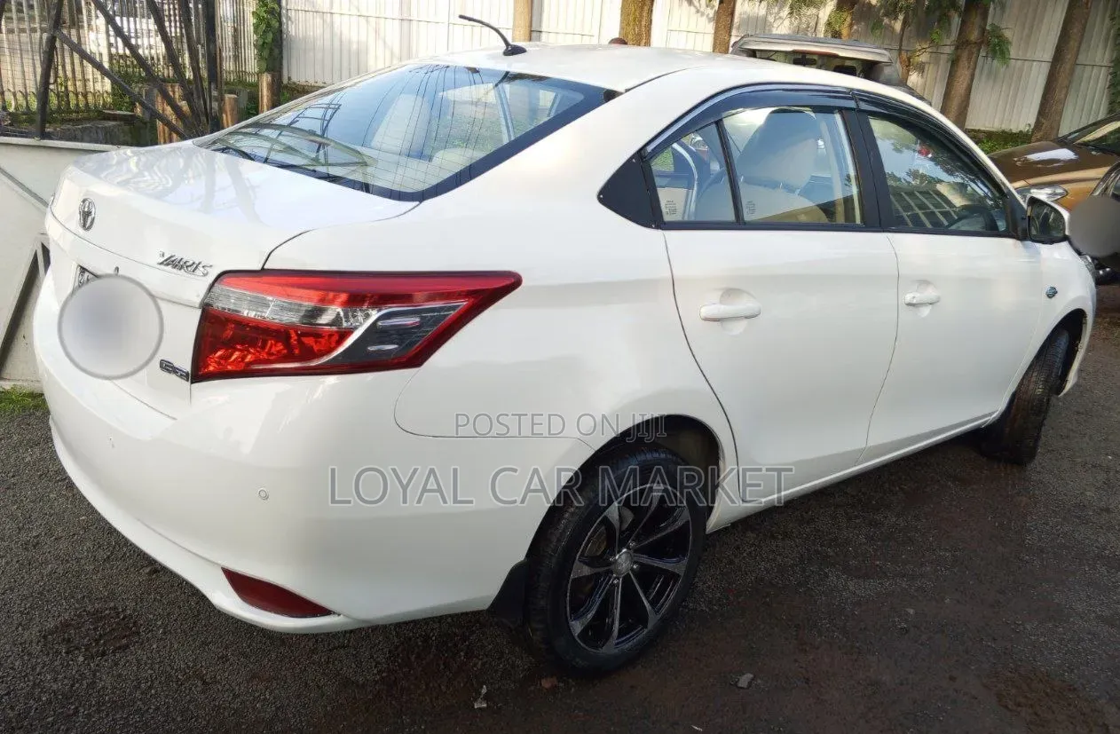 Toyota Yaris 2014 White
