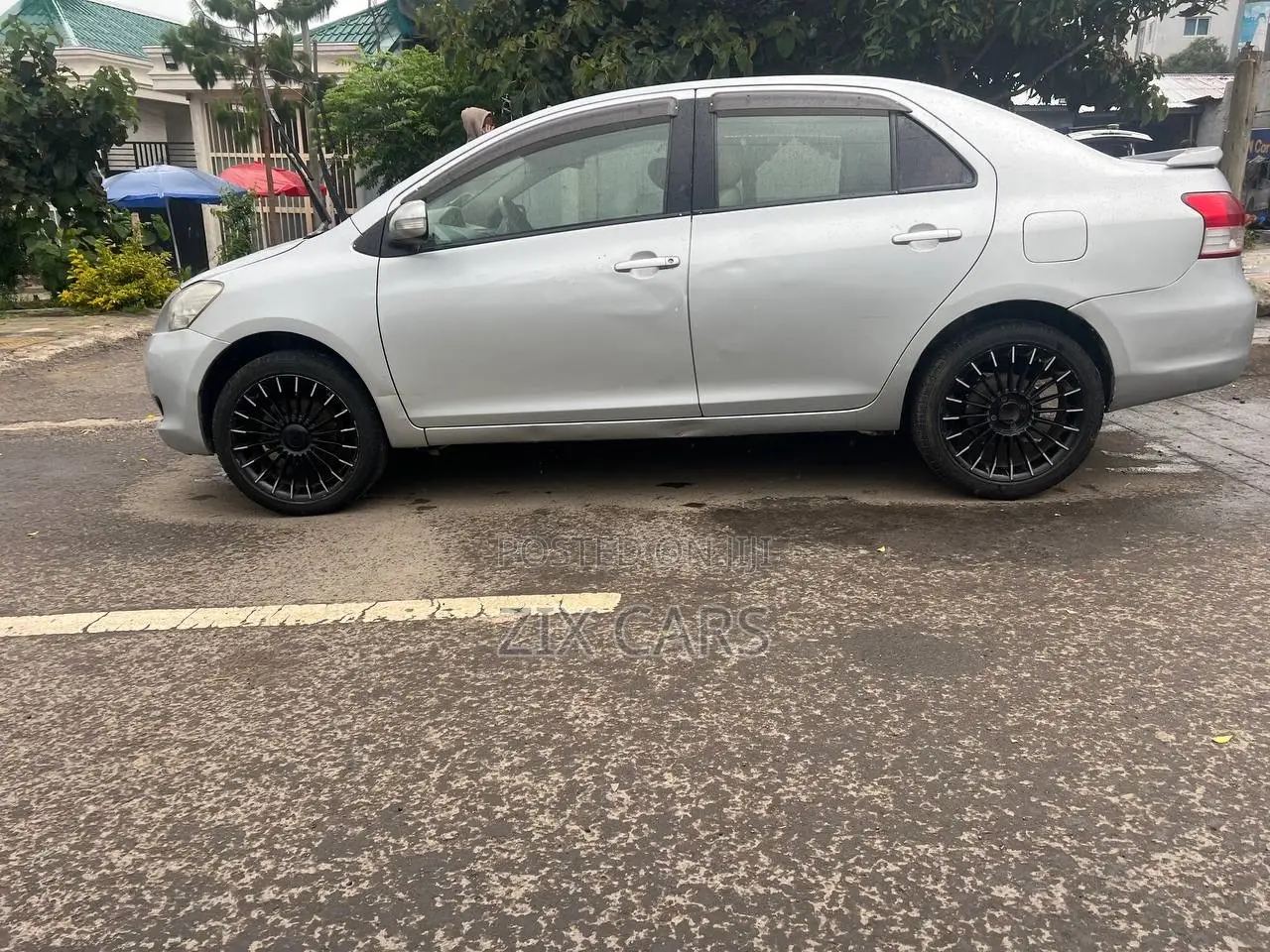 Toyota Yaris 2010 Gray