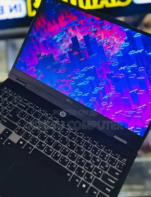 New Laptop Lenovo LOQ 15AHP10 12GB Intel Core i5 SSD 512GB