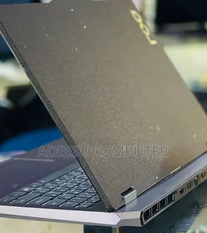 New Laptop Lenovo LOQ 15AHP10 12GB Intel Core i5 SSD 512GB