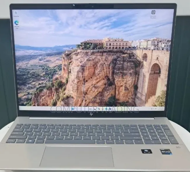 New Laptop HP Pavilion 17 16GB Intel Core i7 SSD 1T
