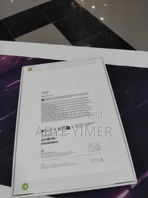 New Apple iPad (2025) 128 GB