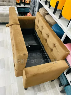 Elegant Kursi Chair With Floral Design