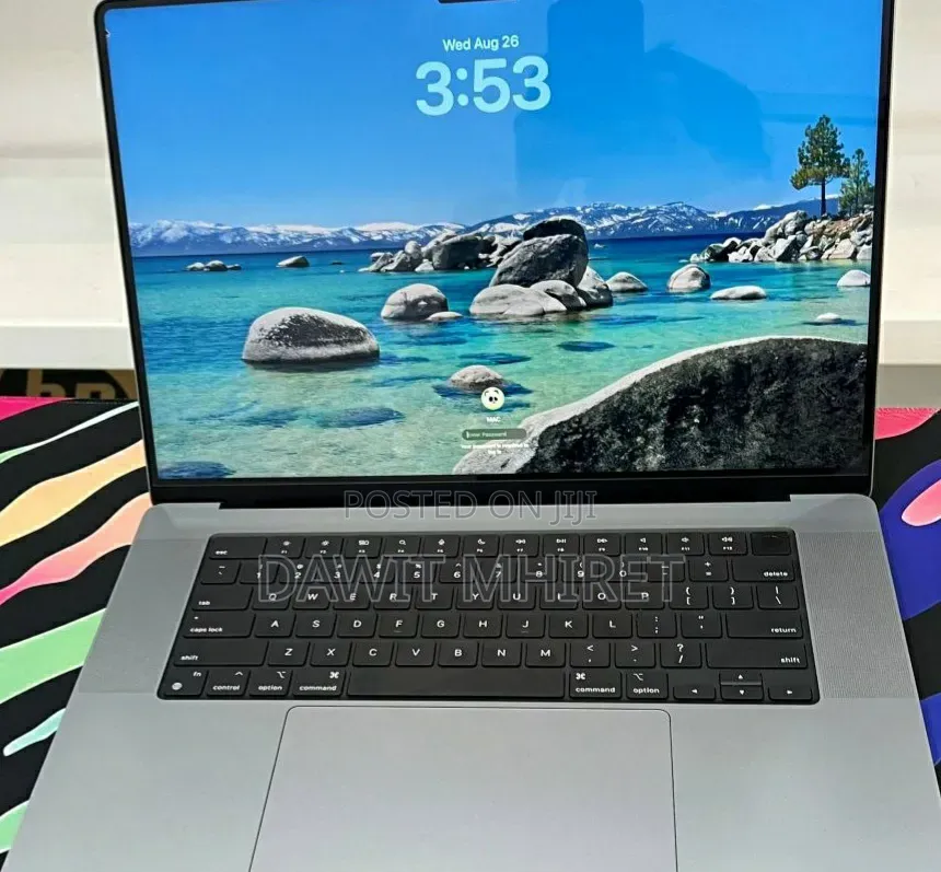 New Laptop Apple MacBook Pro 2021 M1 32GB Apple M1 Pro SSD 512GB