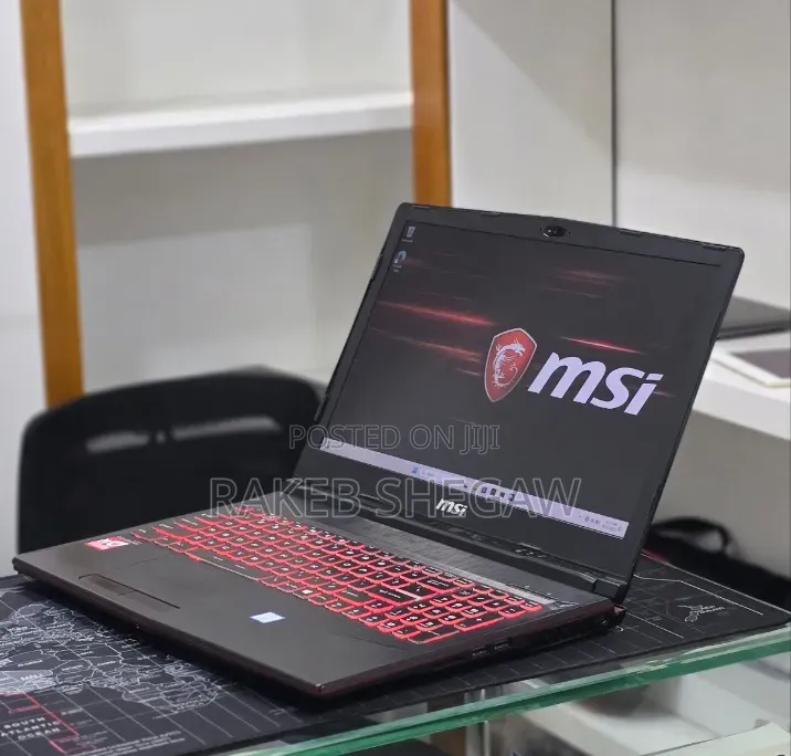 New Laptop MSI GP75 Leopard 16GB Intel Core i7 SSD 256GB