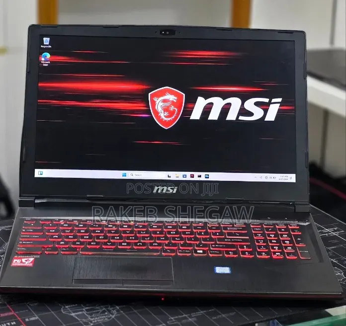 New Laptop MSI GP75 Leopard 16GB Intel Core i7 SSD 256GB