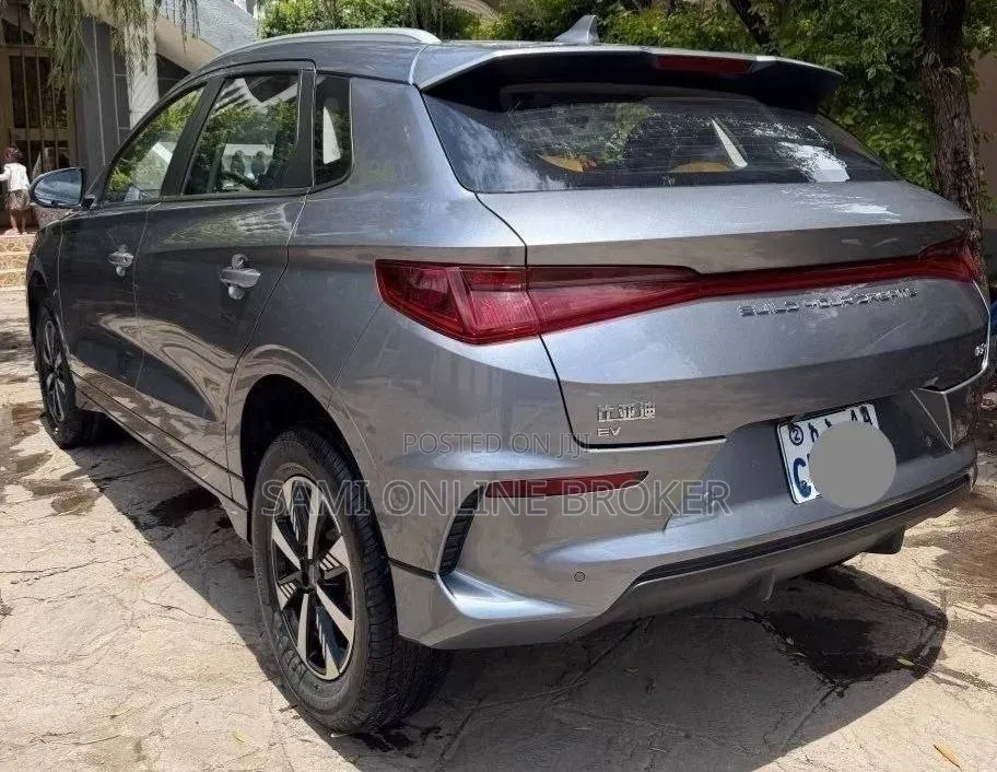 New BYD E2 43 kWh 94 hp FWD 2025 Gray