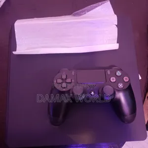 9.00 Playstation 4 Slim 1terabyte Full of Games