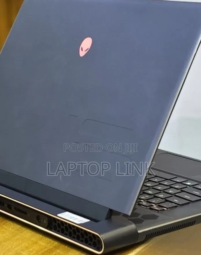 New Laptop Dell Allenware M15 R5 16GB Intel Core i9 SSD 1T