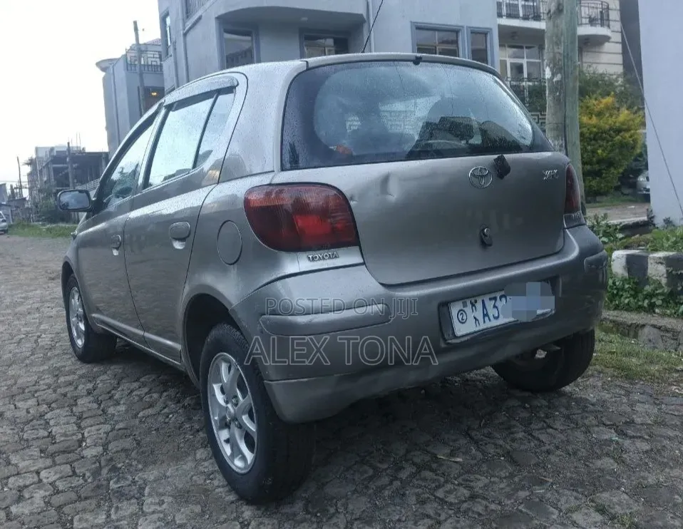 Toyota Yaris 2004 Gold