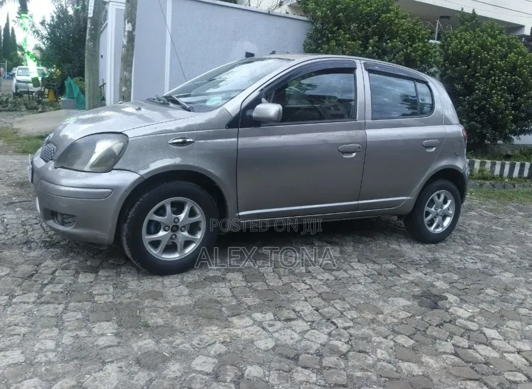 Toyota Yaris 2004 Gold