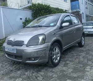 Toyota Yaris 2004 Gold