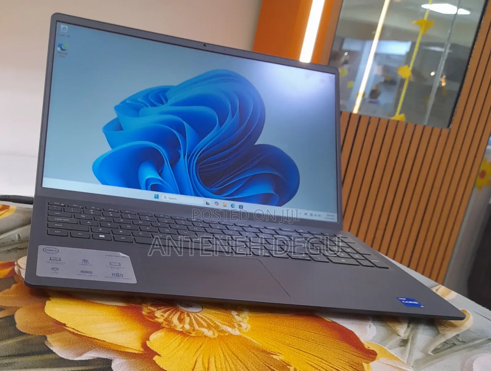 New Laptop Dell Inspiron 15 8GB Intel Core i5 SSD 512GB