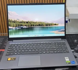 New Laptop Lenovo LOQ 15ARP9 12GB Intel Core i5 SSD 512GB