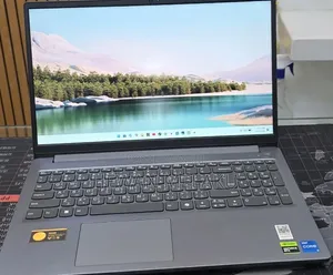 New Laptop Lenovo LOQ 15ARP9 12GB Intel Core i5 SSD 512GB