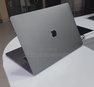 New Laptop Apple MacBook Pro 2017 16GB Intel Core i7 SSD 512GB