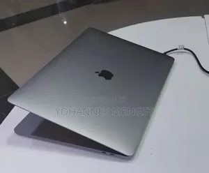 New Laptop Apple MacBook Pro 2017 16GB Intel Core i7 SSD 512GB