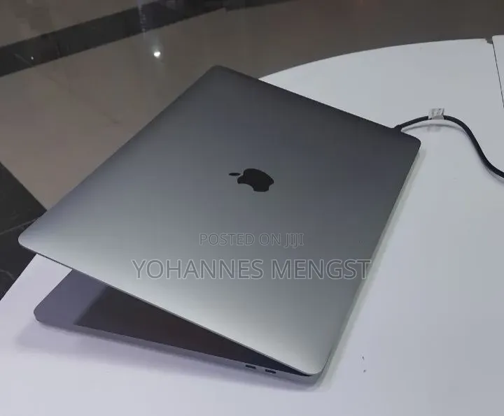 New Laptop Apple MacBook Pro 2017 16GB Intel Core i7 SSD 512GB