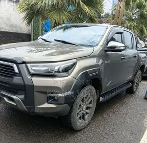 Toyota Hilux Revo Double Cab Deisel 2.8 AWD 2021 Blue