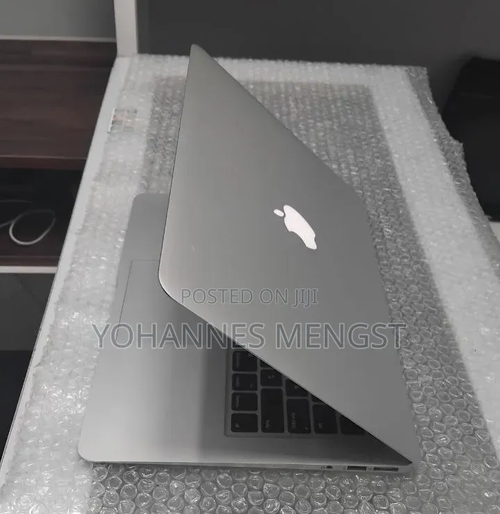 New Laptop Apple MacBook Air 2017 8GB Intel Core i5 SSD 128GB