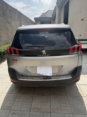 Peugeot 5008 2022 Silver