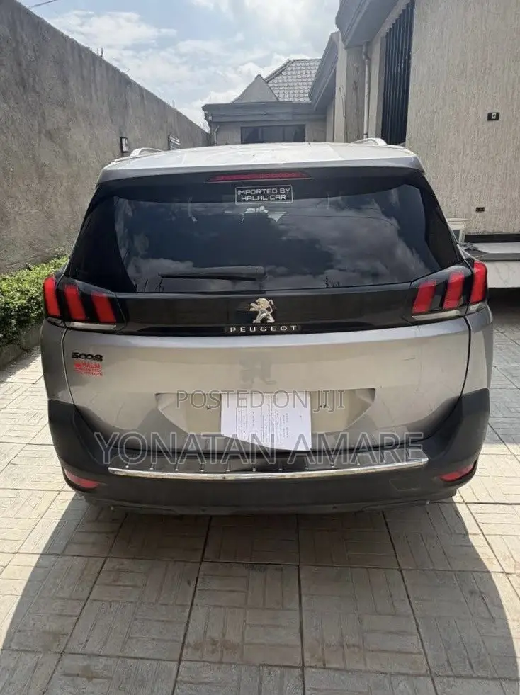 Peugeot 5008 2022 Silver