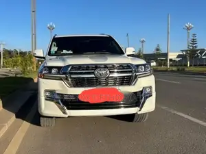 Toyota Land Cruiser 2020 White