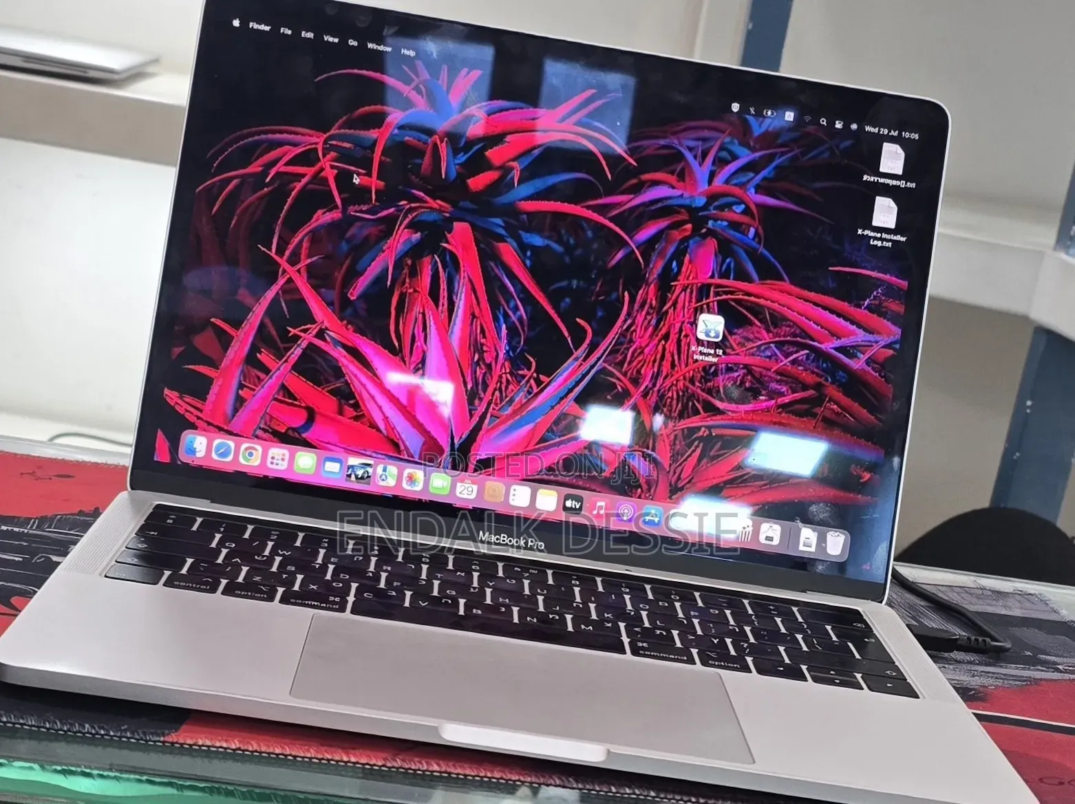 New Laptop Apple MacBook 2018 16GB Intel Core i5 SSD 256GB