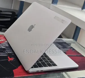 New Laptop Apple MacBook 2018 16GB Intel Core i5 SSD 256GB
