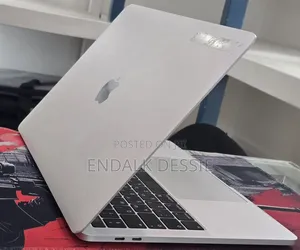 New Laptop Apple MacBook 2018 16GB Intel Core i5 SSD 256GB
