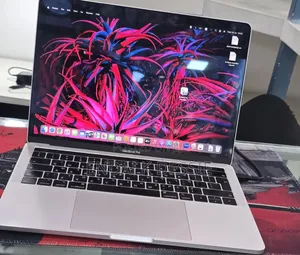 New Laptop Apple MacBook 2018 16GB Intel Core i5 SSD 256GB