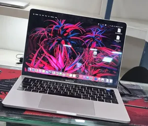 New Laptop Apple MacBook 2018 16GB Intel Core i5 SSD 256GB