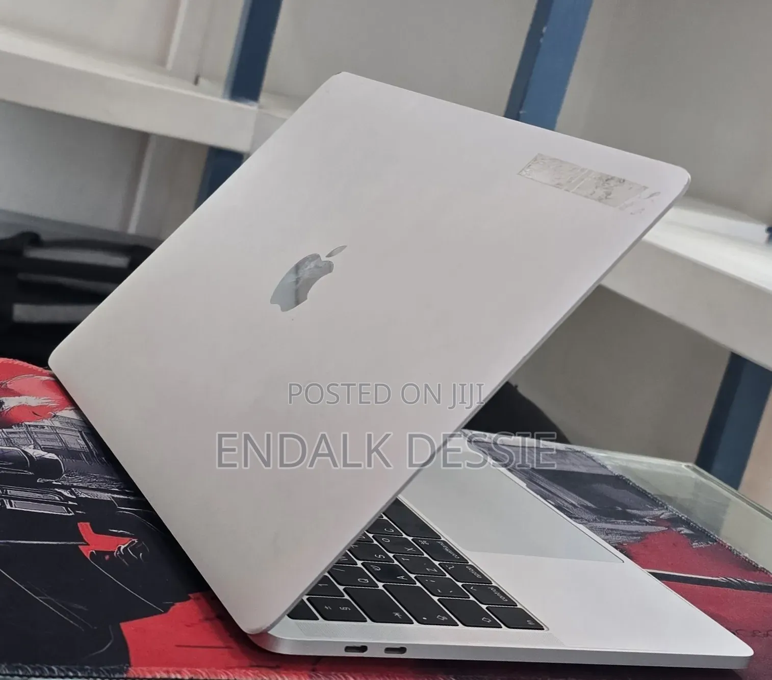 New Laptop Apple MacBook 2018 16GB Intel Core i5 SSD 256GB